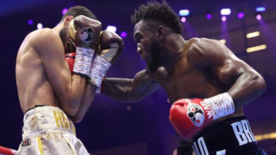 Carlos Adames Gagal Kalahkan Hamzah Sheeraz, Pertahankan Sabuk WBC