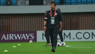 Postingan Indra Sjafri usai Dicopot dari Pelatih Timnas Indonesia U-20: Ziarah ke Makam Ibu