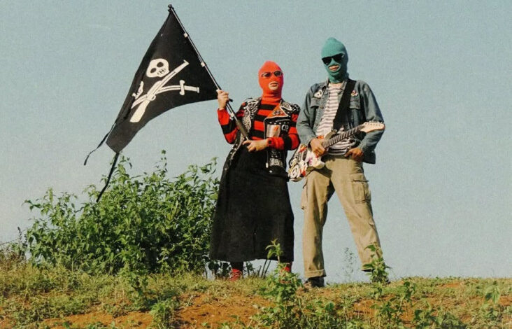Profil 2 Personel Band Sukatani yang yang dimaksud Minta Maaf oleh sebab itu Lirik Lagu Bayar Bayar Bayar