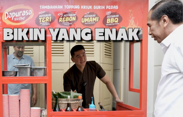 Seru! Chef Arnold Buka Gerobak Nasi Goreng di dalam area Depan Rumah Jokowi, Ada Berbagai Pengunjung!