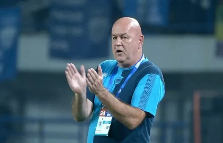 Bojan Hodak Ubah Pola Latihan Persib Bandung pada Siklus Ramadan