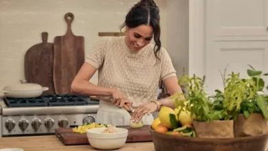 Gaya Busana Mewah Meghan Markle di tempat pada Acara Masak Netflix, Kenakan Busana Puluhan Juta