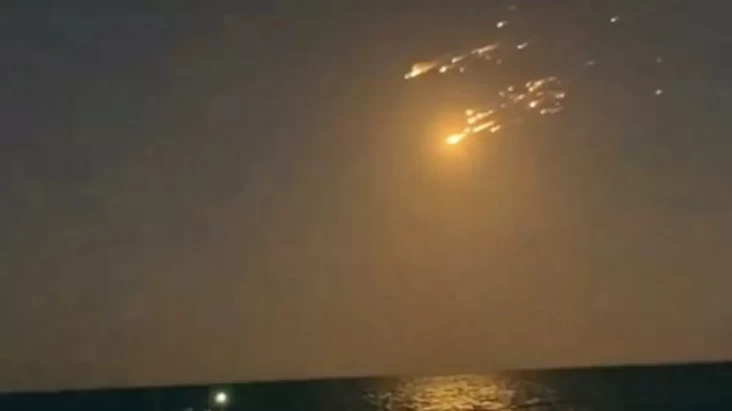 Meluncur Tak Terkendali, Roket SpaceX Meledak dalam tempat Luar Angkasa