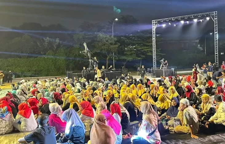 Momen Emak-emak Ramaikan Tabligh Akbar Ramadan 2025 di dalam tempat TMII, Seru Abis!