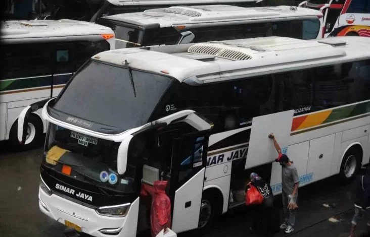 Panduan Memilih Bus yang tersebut dimaksud Layak Jalan lewat Stiker: Biru, Pink, lalu Tanda X, Apa Bedanya?