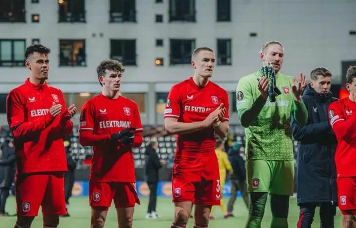 Gol Bunuh Diri Mees Hilgers Antar FC Twente ke Jurang Kekalahan