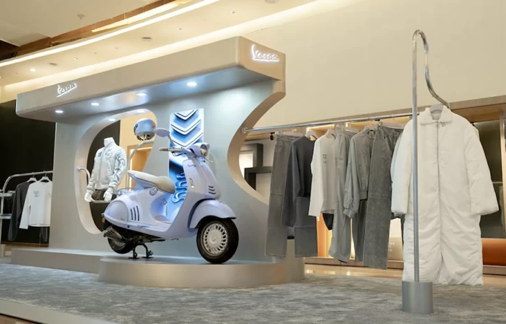 Vespa 946 Snake Mejeng pada Pop-up Store Pacific Place