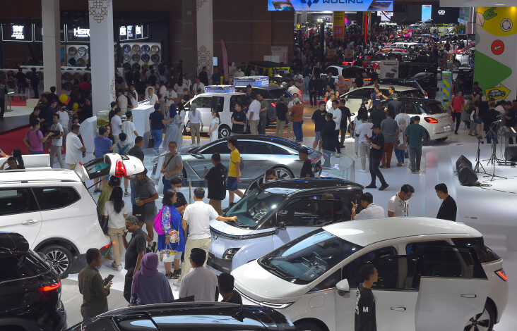 Wuling Berjaya di IIMS 2025: SPK Meledak, Mobil Listrik Laris Manis!