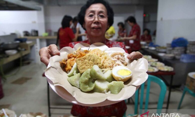 10 makanan wajib sewaktu perayaan Imlek