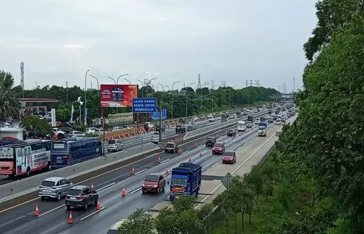 Korlantas Polri Catat 1,9 Juta Kendaraan Tinggalkan DKI DKI Jakarta hingga Hari Kedua Lebaran