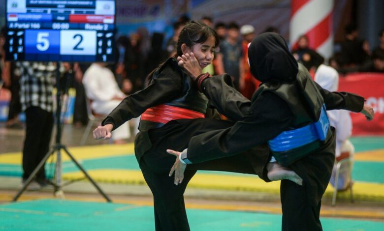 Mengenal sejarah juga khasiat pencak silat, seni bela asli Negara Indonesia